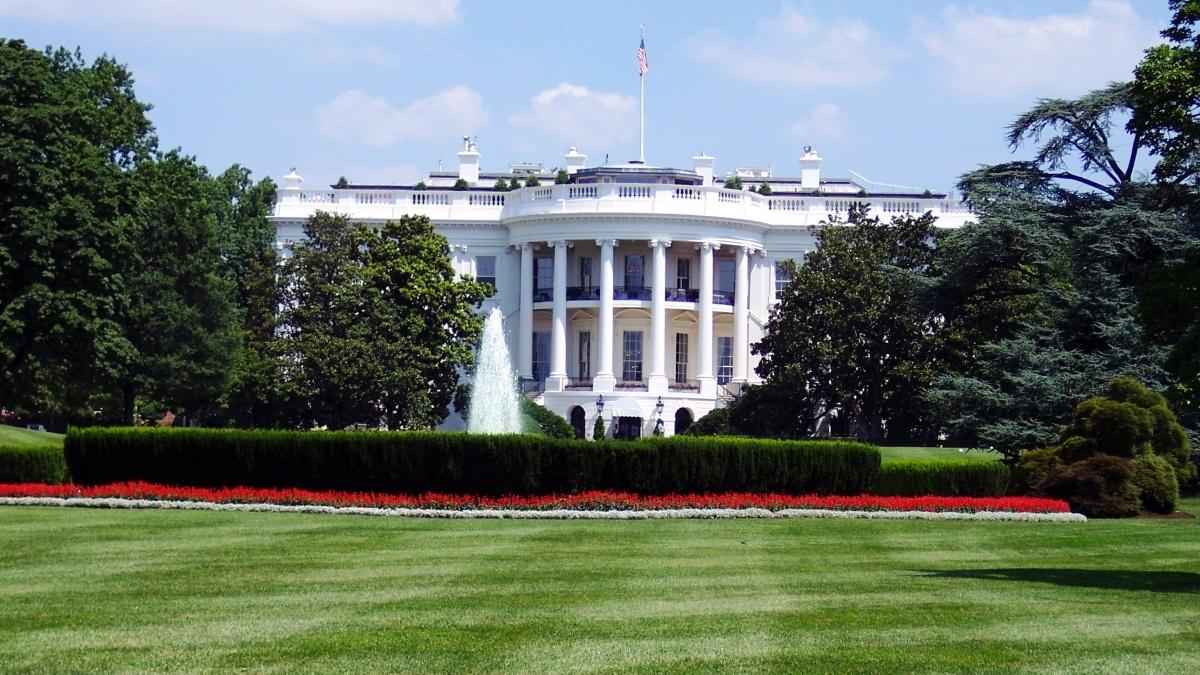 Exterior of White House and front lawn